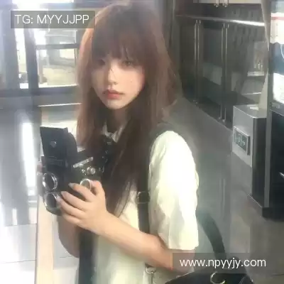 邹朵千